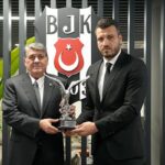 Beşiktaş Chairman Serdal Adalı gets together with Beşiktaş legend Ozan Arifoğlu